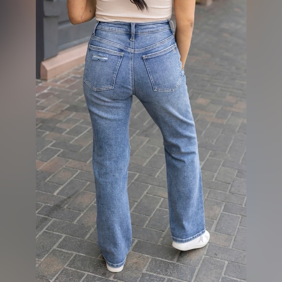 NWT Grace & Lace Stretch Mix 90's Jeans Mid Wash Distressed - Picture 2 of 4